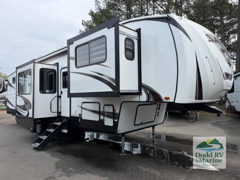 2022 Forest River RV 37FLH Photo in Yorktown VA 23692