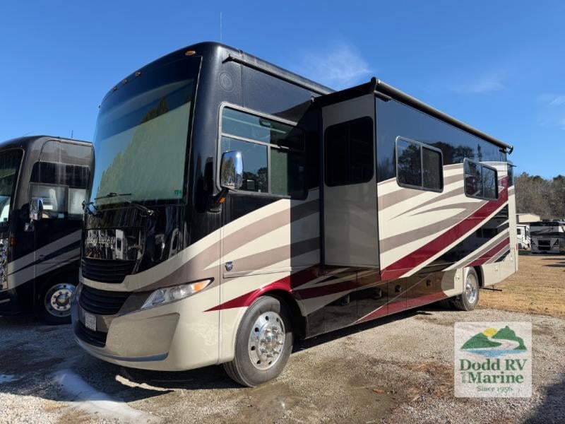 Pre-Owned 2018 Tiffin Motorhomes 32 SA - photo - 2
