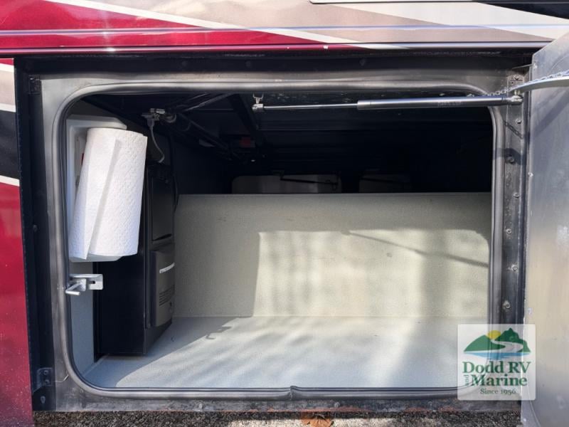 Pre-Owned 2018 Tiffin Motorhomes 32 SA - photo - 17
