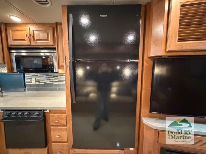 Pre-Owned 2018 Tiffin Motorhomes 32 SA - photo - 29
