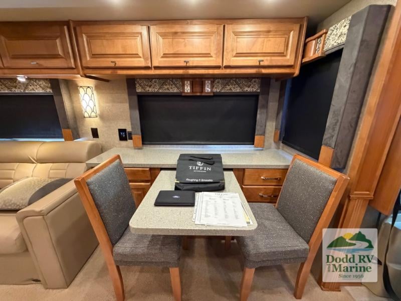 Pre-Owned 2018 Tiffin Motorhomes 32 SA - photo - 32
