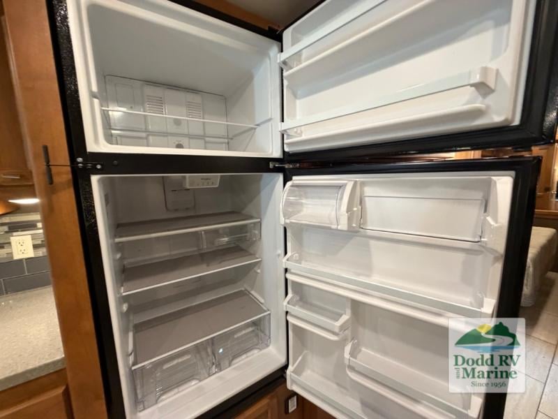Pre-Owned 2018 Tiffin Motorhomes 32 SA - photo - 30