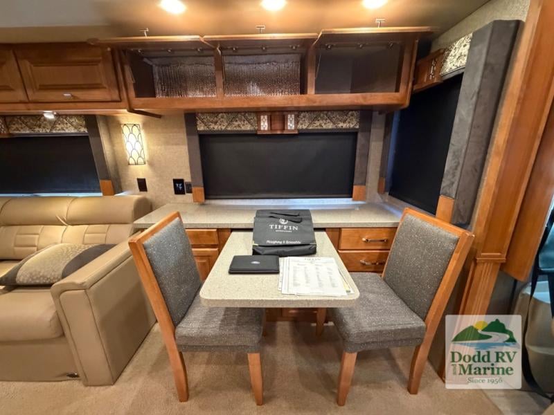 Pre-Owned 2018 Tiffin Motorhomes 32 SA - photo - 33