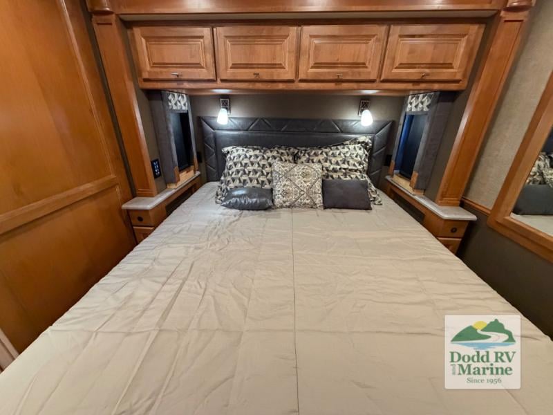 Pre-Owned 2018 Tiffin Motorhomes 32 SA - photo - 39