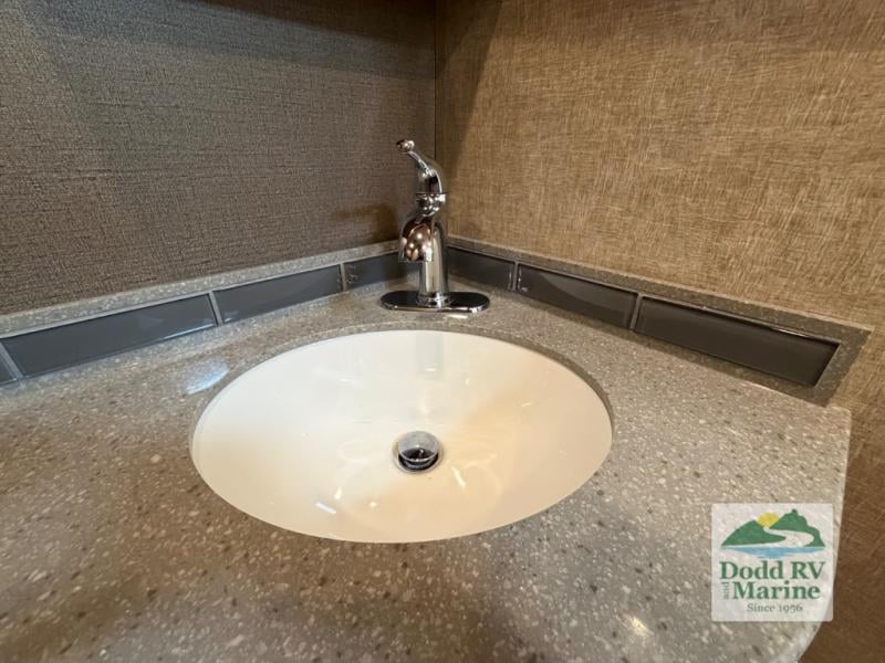 Pre-Owned 2018 Tiffin Motorhomes 32 SA - photo - 51