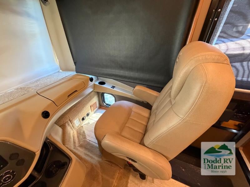 Pre-Owned 2018 Tiffin Motorhomes 32 SA - photo - 62