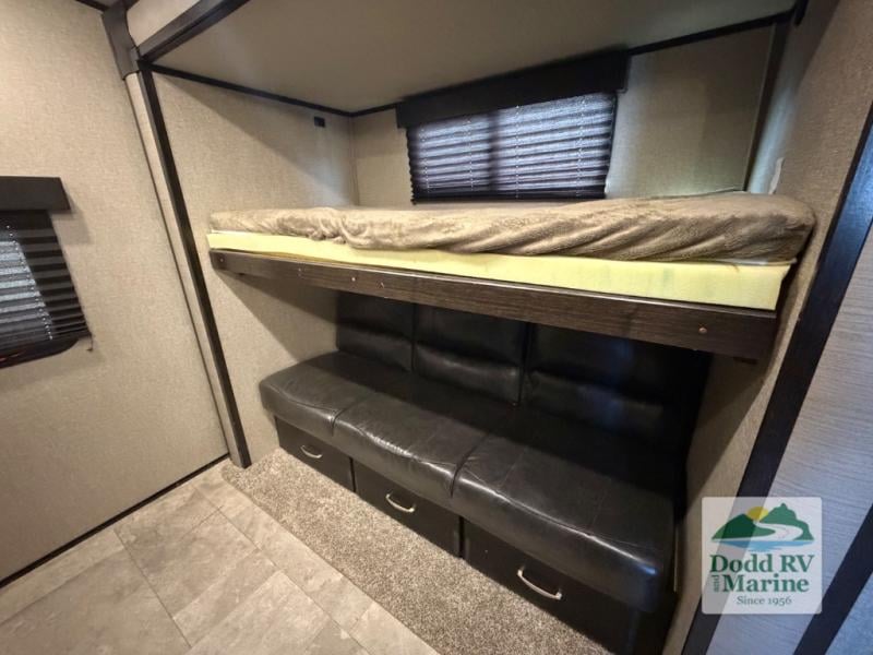 Pre-Owned 2019 Grand Design 3170BH - photo - 37