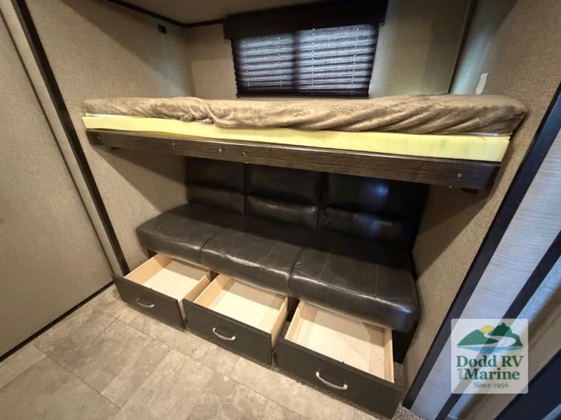 Pre-Owned 2019 Grand Design 3170BH - photo - 38