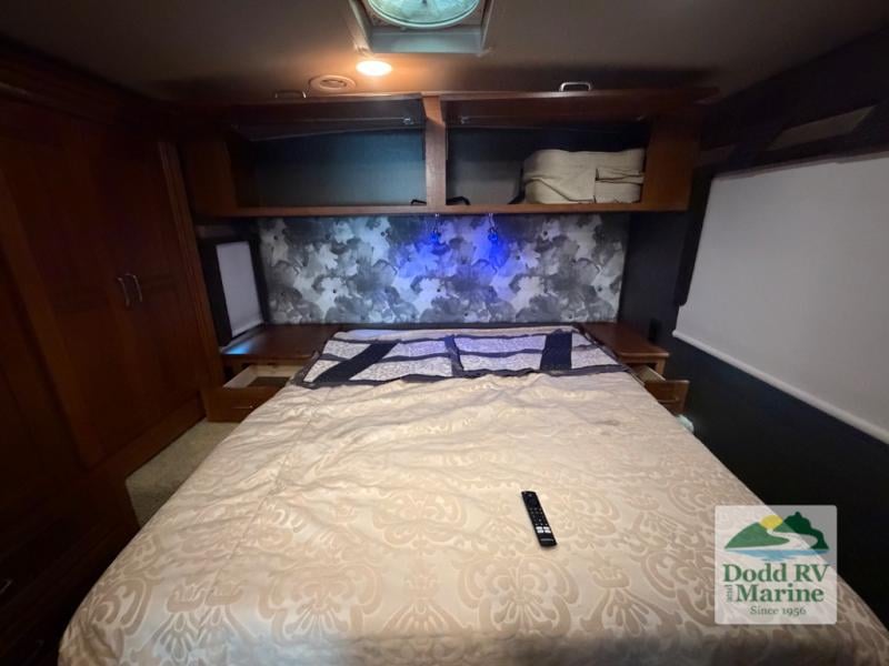 Pre-Owned 2017 Winnebago 27K - photo - 20
