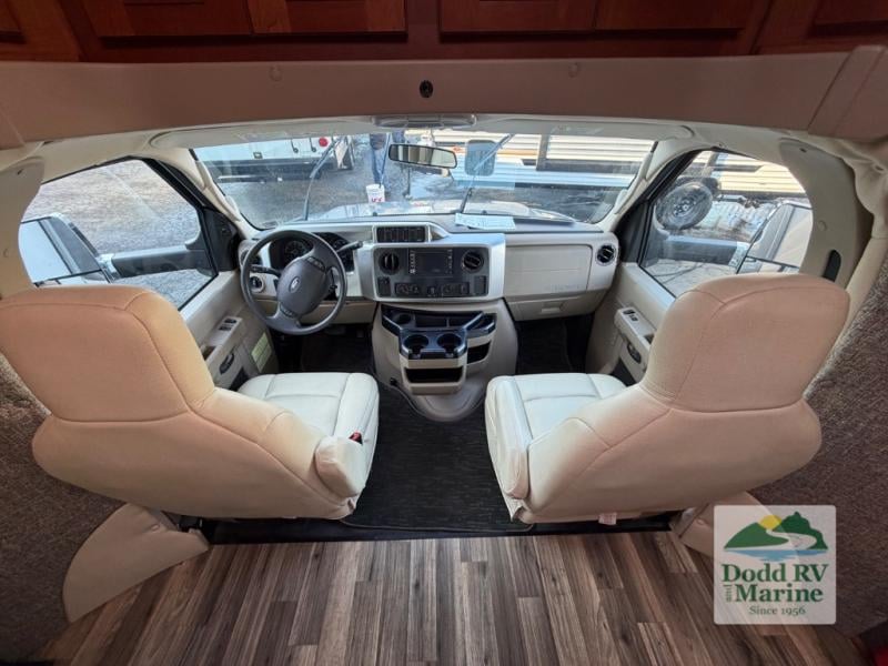 Pre-Owned 2017 Winnebago 27K - photo - 31