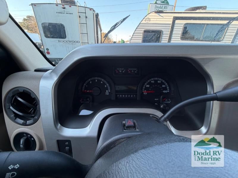 Pre-Owned 2017 Winnebago 27K - photo - 35