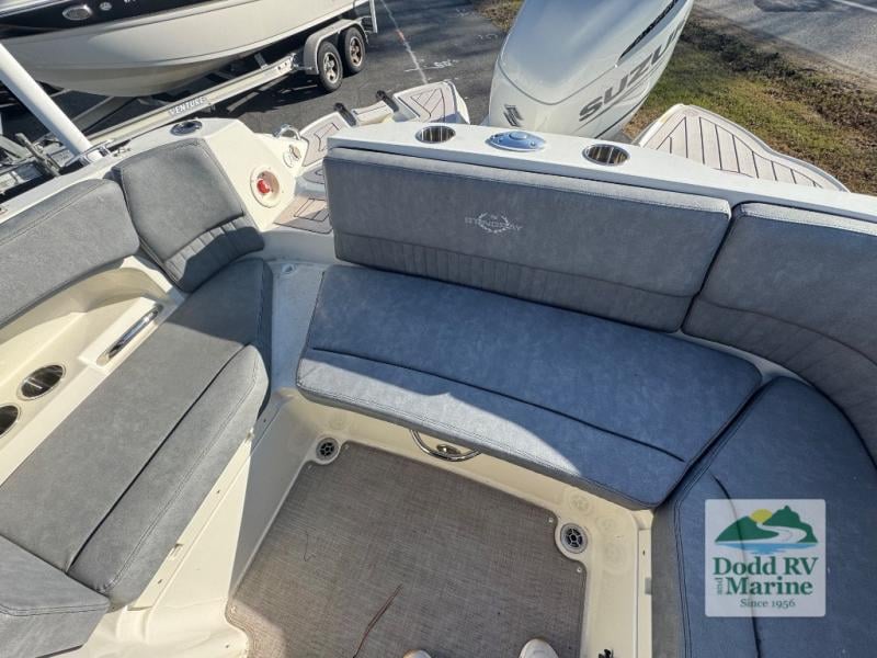 Pre-Owned 2021 Stingray 231DC - photo - 21