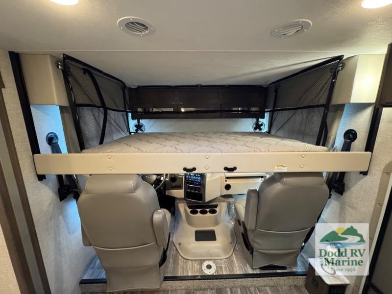 Pre-Owned 2024 Thor Motor Coach 29M - photo - 9