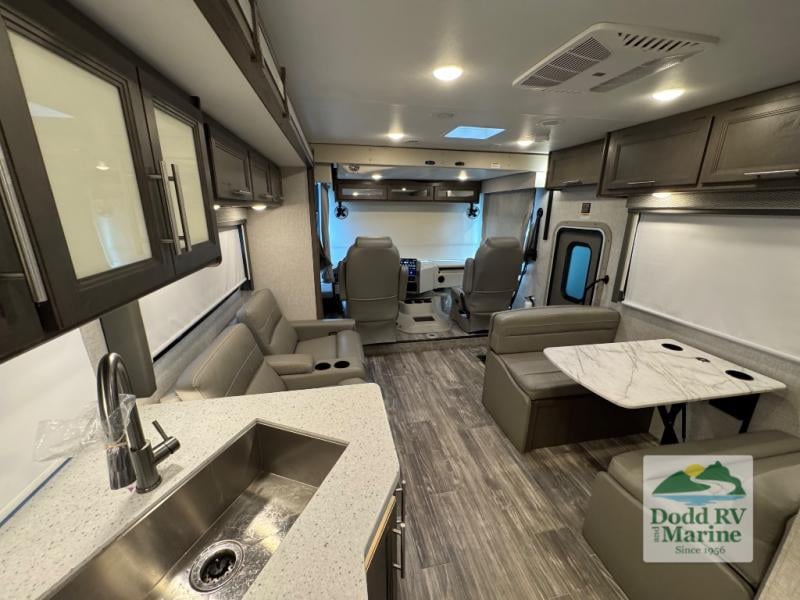 Pre-Owned 2024 Thor Motor Coach 29M - photo - 25