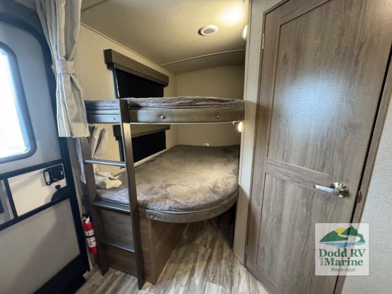 Pre-Owned 2023 Grand Design 2800BH - photo - 26