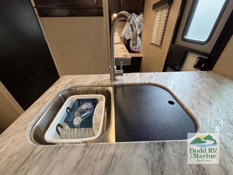 Pre-Owned 2021 Coachmen RV 2963BH - photo - 8
