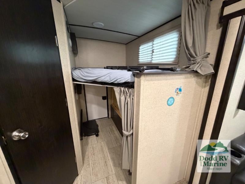 Pre-Owned 2021 Coachmen RV 2963BH - photo - 24
