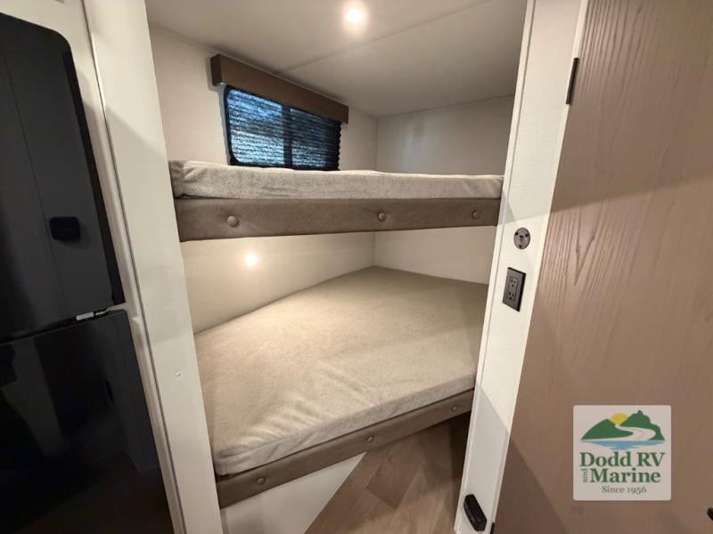 New 2026 Grand Design 161DB - photo - 18
