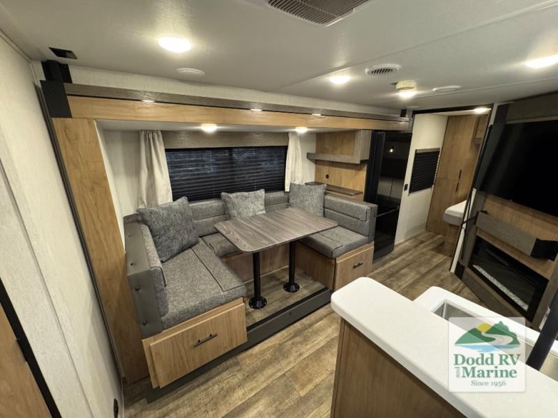 Pre-Owned 2024 Forest River RV 23LM - photo - 9
