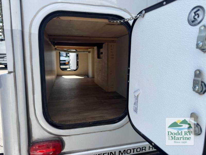 Pre-Owned 2019 Tiffin Motorhomes 24 TW - photo - 9