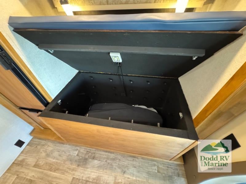 Pre-Owned 2019 Tiffin Motorhomes 24 TW - photo - 21