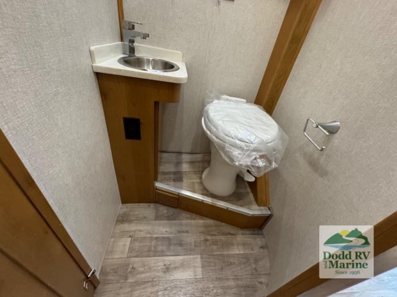 Pre-Owned 2019 Tiffin Motorhomes 24 TW - photo - 28