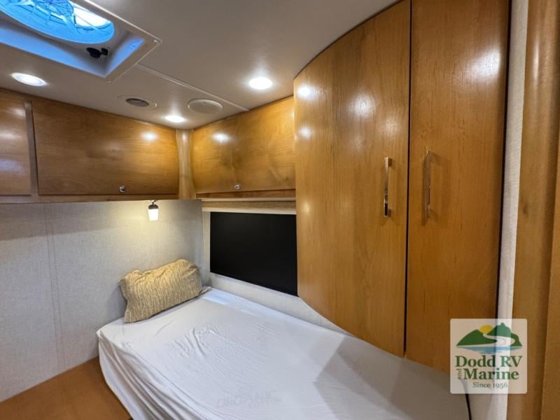 Pre-Owned 2019 Tiffin Motorhomes 24 TW - photo - 32