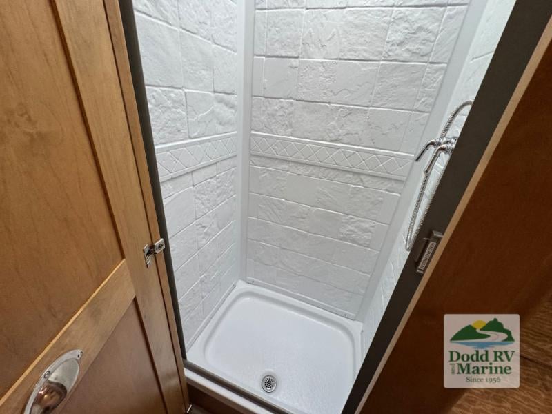 Pre-Owned 2019 Tiffin Motorhomes 24 TW - photo - 30