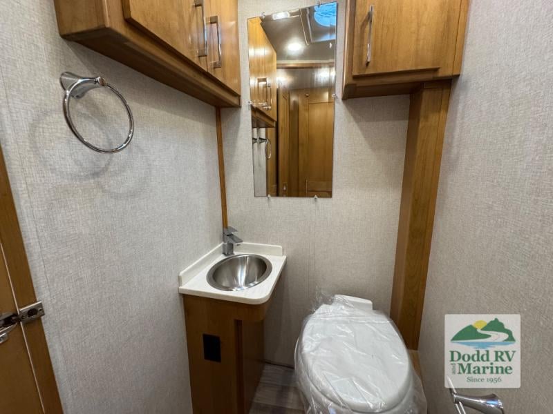Pre-Owned 2019 Tiffin Motorhomes 24 TW - photo - 26