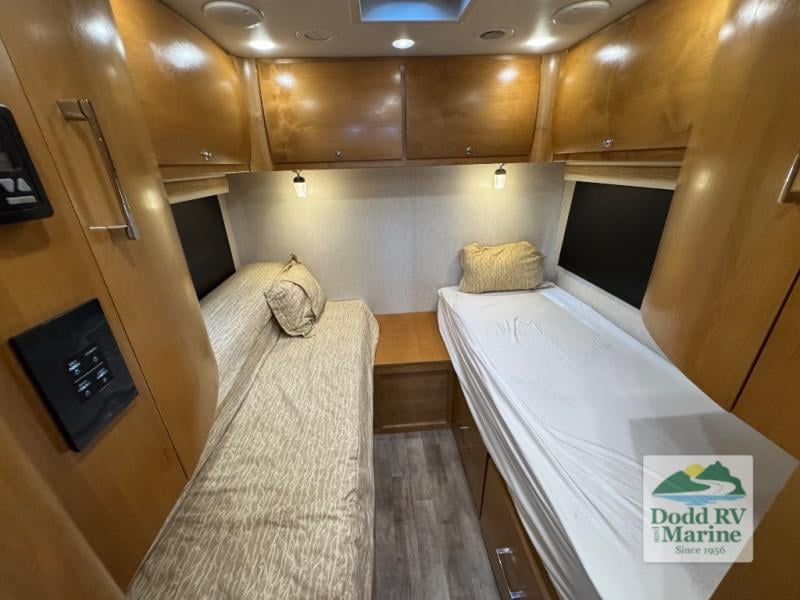 Pre-Owned 2019 Tiffin Motorhomes 24 TW - photo - 31