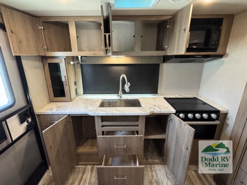Pre-Owned 2023 Grand Design 23LDE - photo - 13