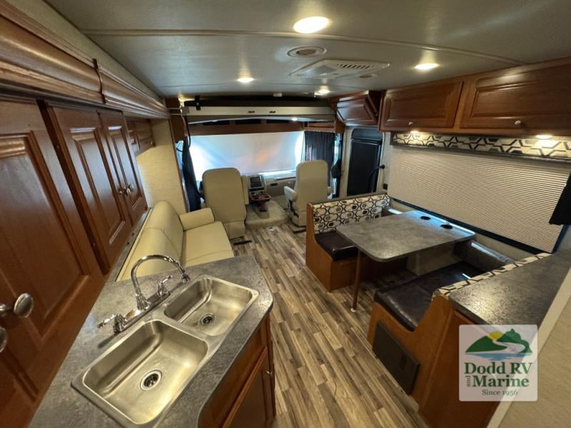 Pre-Owned 2018 Winnebago 29VE - photo - 47