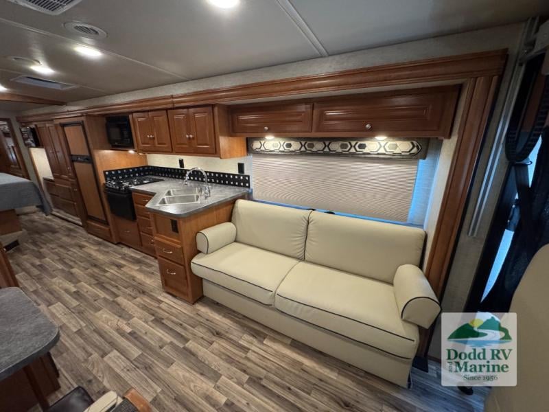 Pre-Owned 2018 Winnebago 29VE - photo - 21