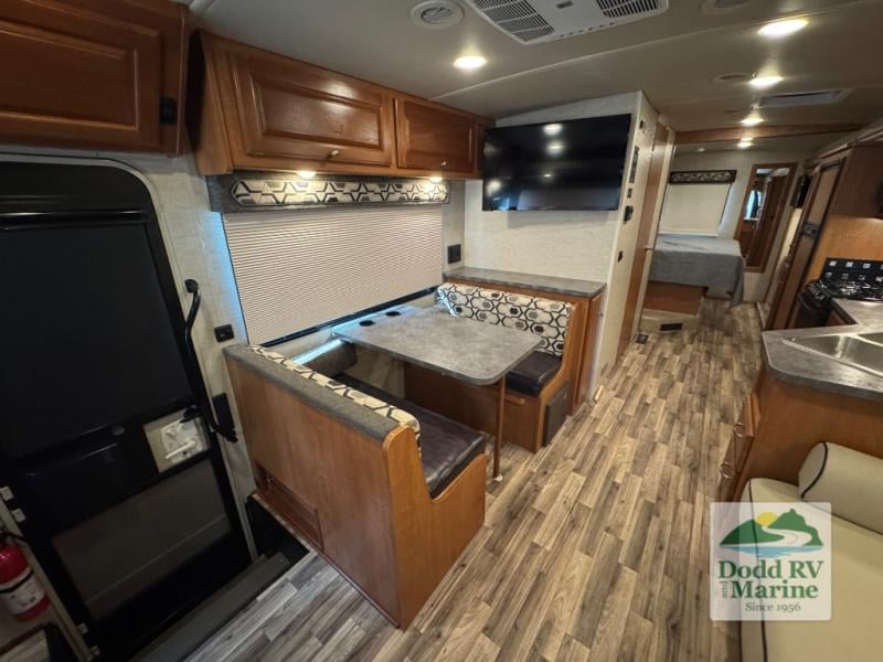 Pre-Owned 2018 Winnebago 29VE - photo - 26