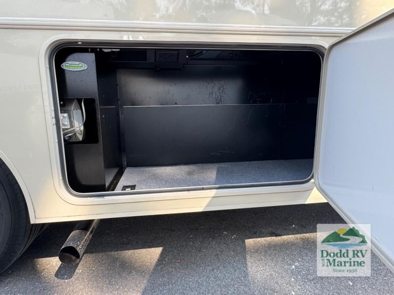 Pre-Owned 2018 Winnebago 29VE - photo - 12
