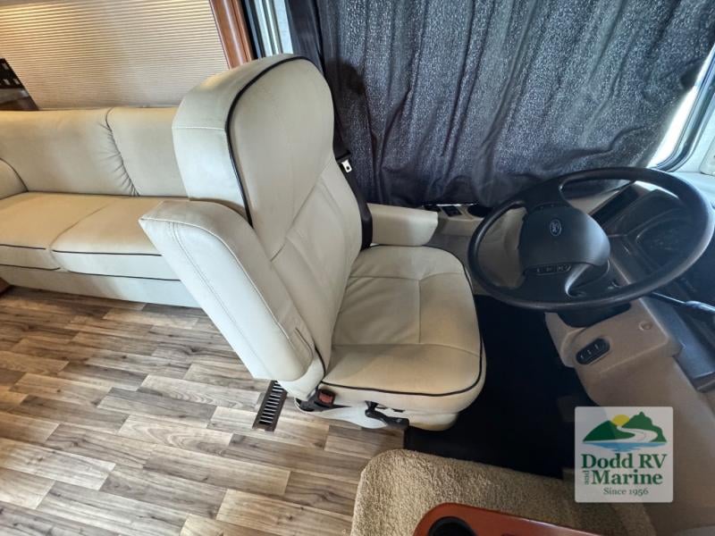 Pre-Owned 2018 Winnebago 29VE - photo - 27