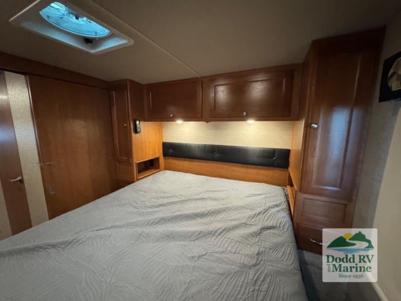 Pre-Owned 2018 Winnebago 29VE - photo - 46