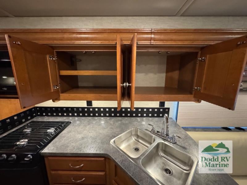 Pre-Owned 2018 Winnebago 29VE - photo - 33