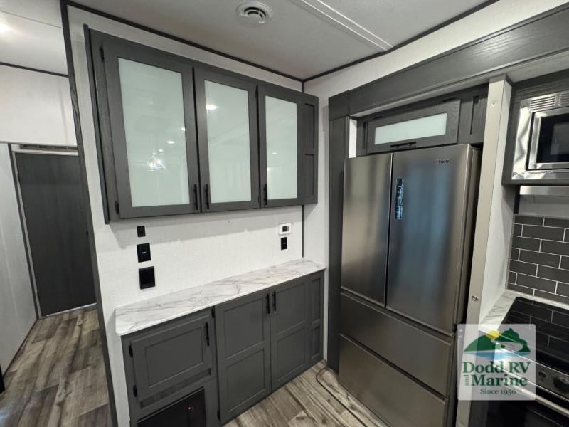 Pre-Owned 2024 Dutchmen RV 390LOFT - photo - 15