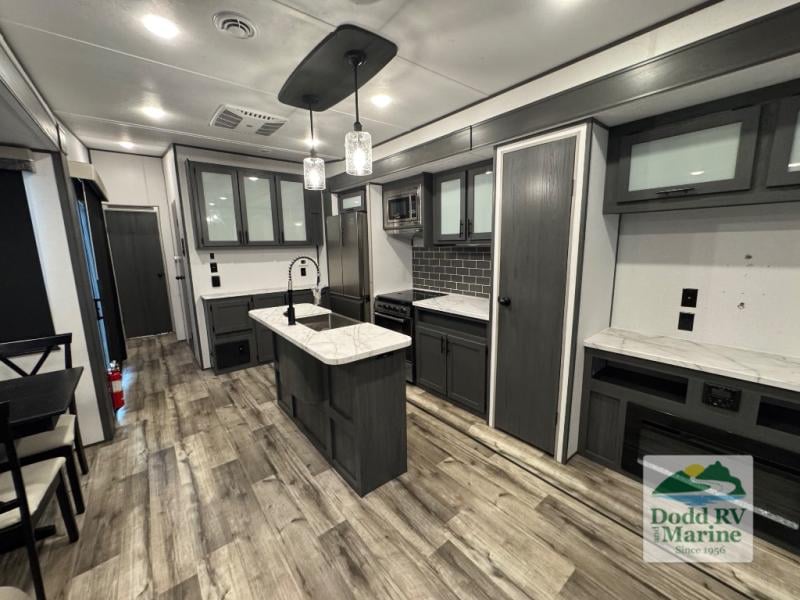 Pre-Owned 2024 Dutchmen RV 390LOFT - photo - 14