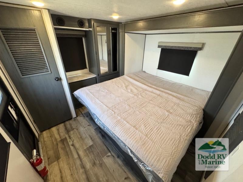 Pre-Owned 2024 Dutchmen RV 390LOFT - photo - 30