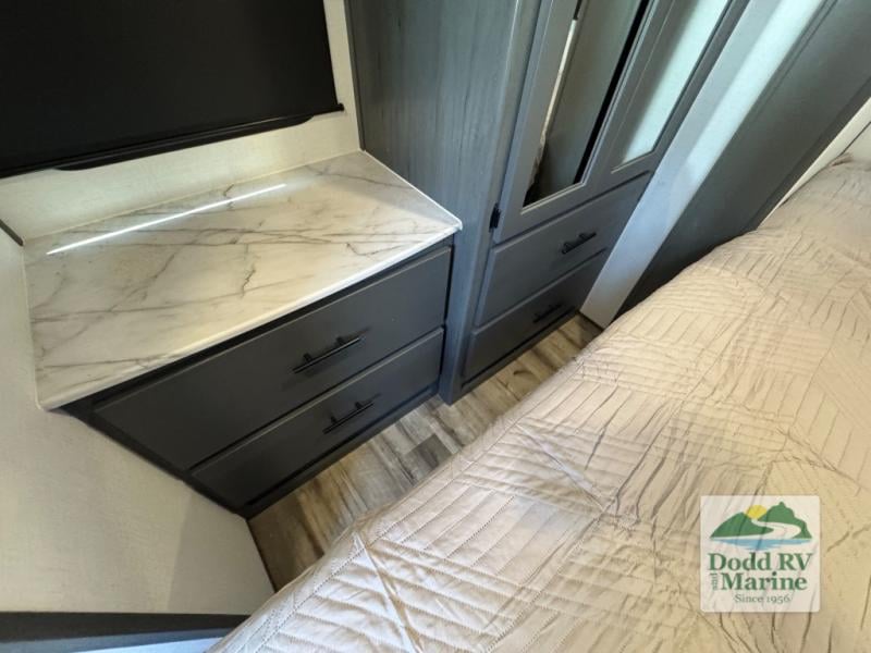 Pre-Owned 2024 Dutchmen RV 390LOFT - photo - 38