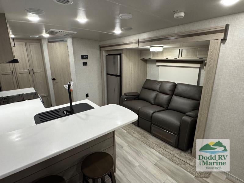 Pre-Owned 2022 Forest River RV 2514S - photo - 11
