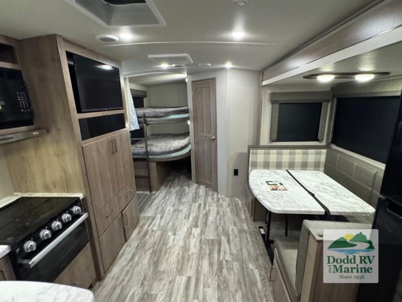 Pre-Owned 2022 Grand Design 2400BH - photo - 25