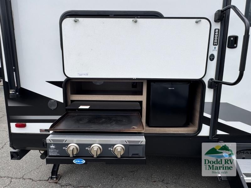Pre-Owned 2022 Grand Design 2400BH - photo - 5