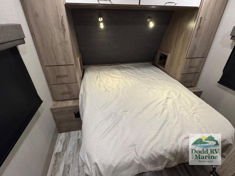 Pre-Owned 2022 Grand Design 2400BH - photo - 22