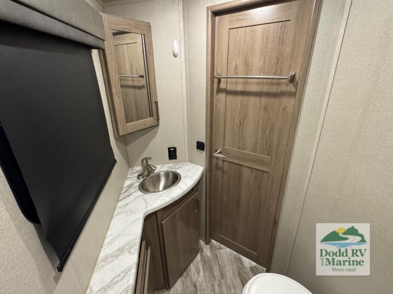 Pre-Owned 2022 Grand Design 2400BH - photo - 24
