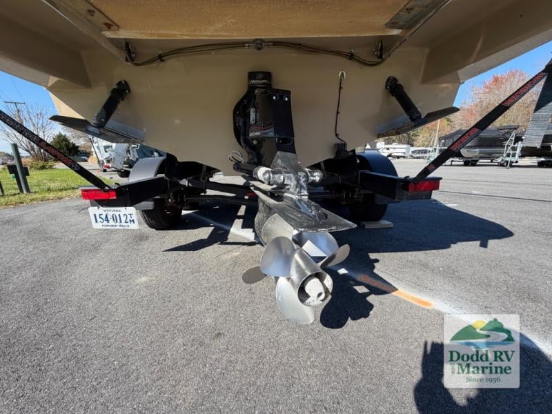 Pre-Owned 2016 Sea Ray 250 - photo - 10