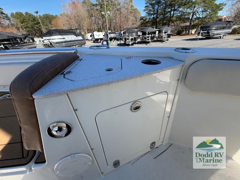 Pre-Owned 2024 Stingray 236 - photo - 23
