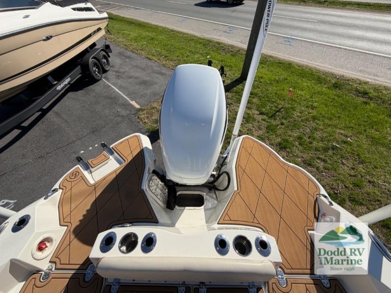 Pre-Owned 2024 Stingray 236 - photo - 21